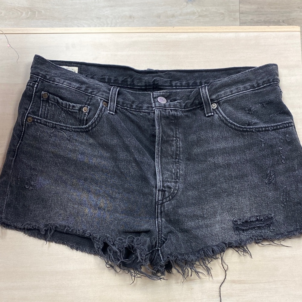 Levi's Black Frayed Hem Jean Shorts sz 33